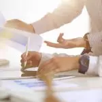 Sennik Zwolnienie znaczenie snu